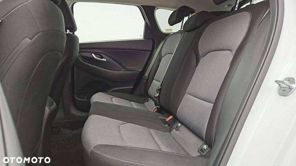 Hyundai i30 1.5 DPI Modern - 24
