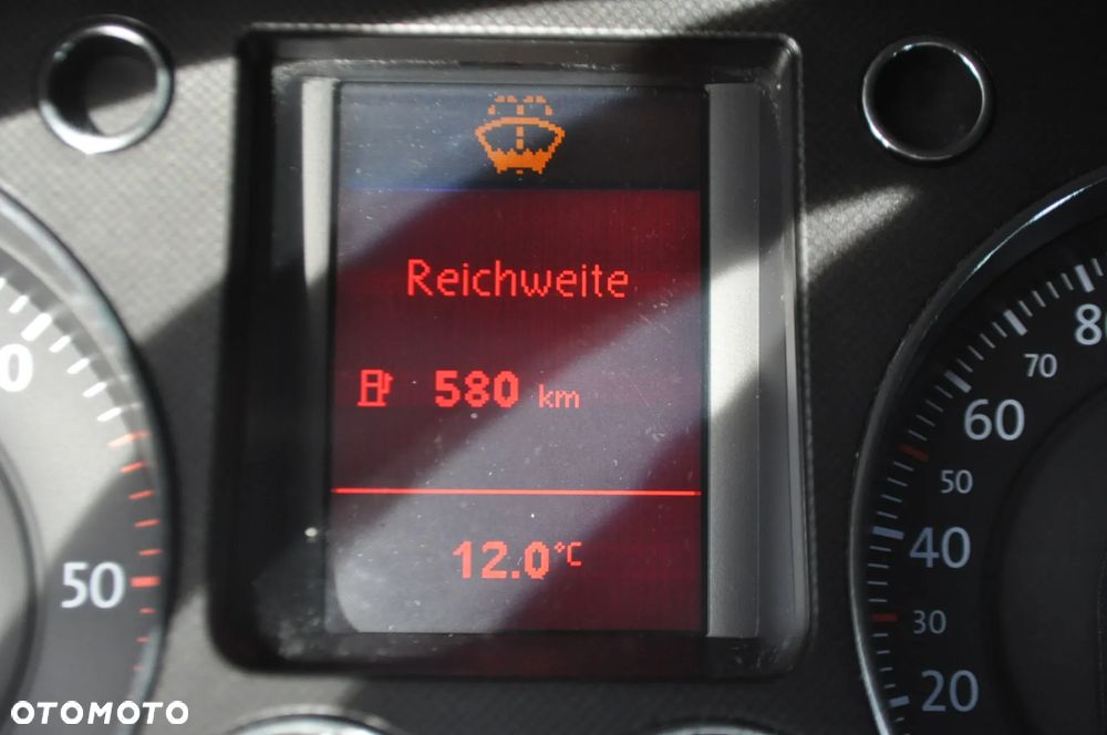 Volkswagen Passat Variant 2.0 TDI BlueMotion Technology DPF Highline - 17