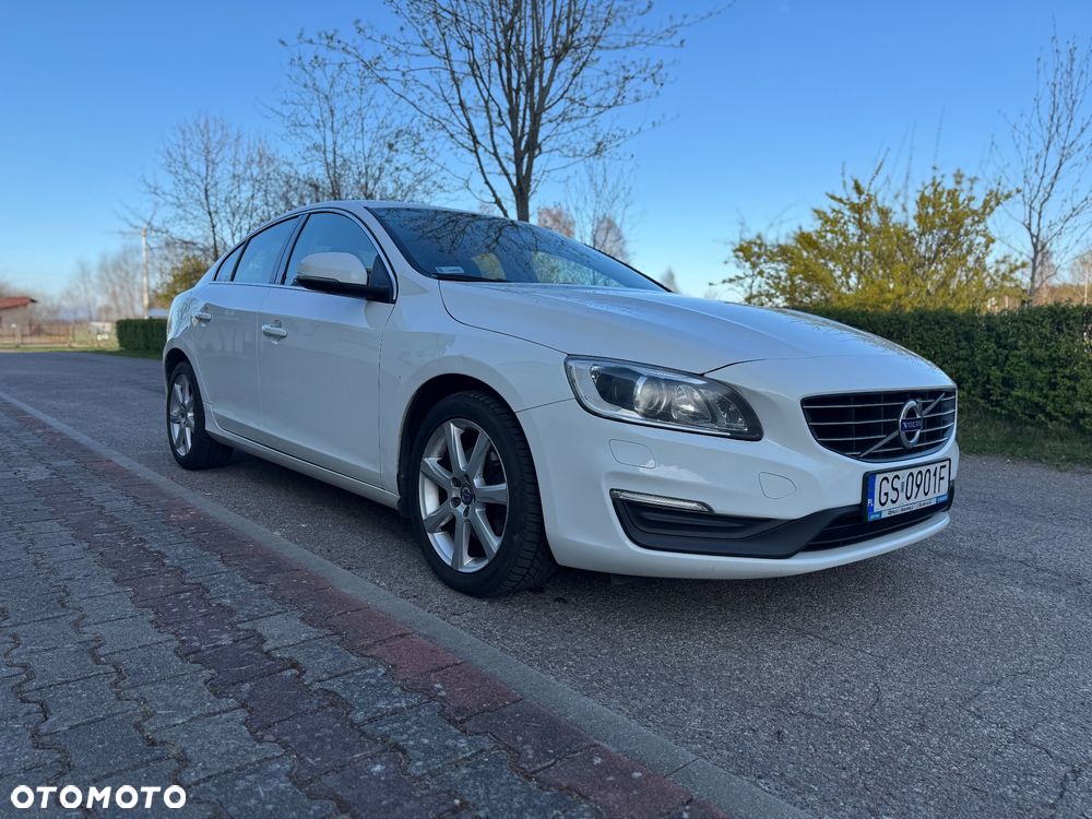 Volvo S60 D4 Drive-E Momentum - 4