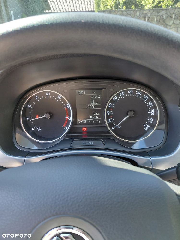 Skoda Fabia 1.2 TSI Active DSG - 6