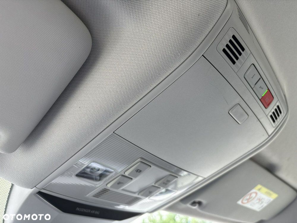 Volkswagen Passat - 24