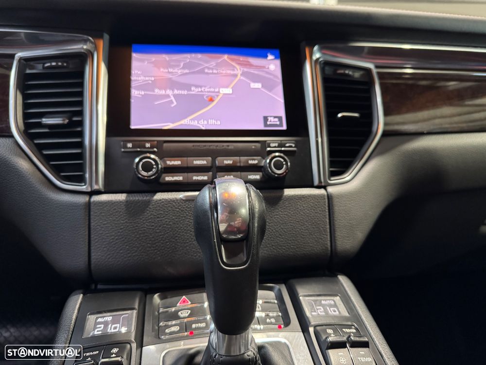 Porsche Macan S - 32