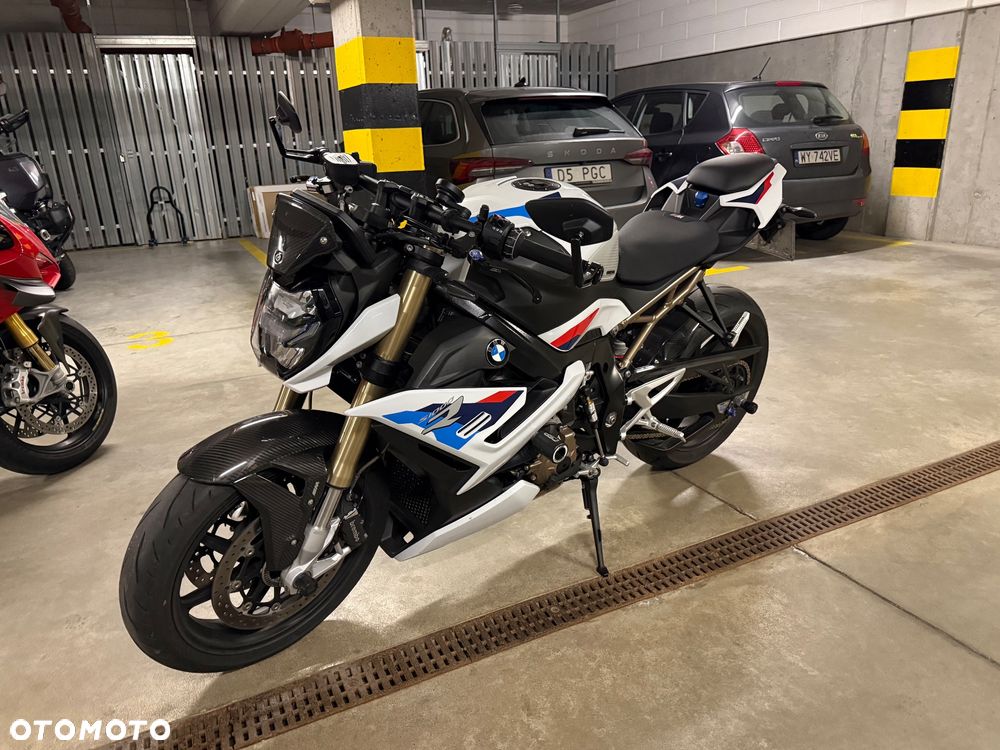 BMW S