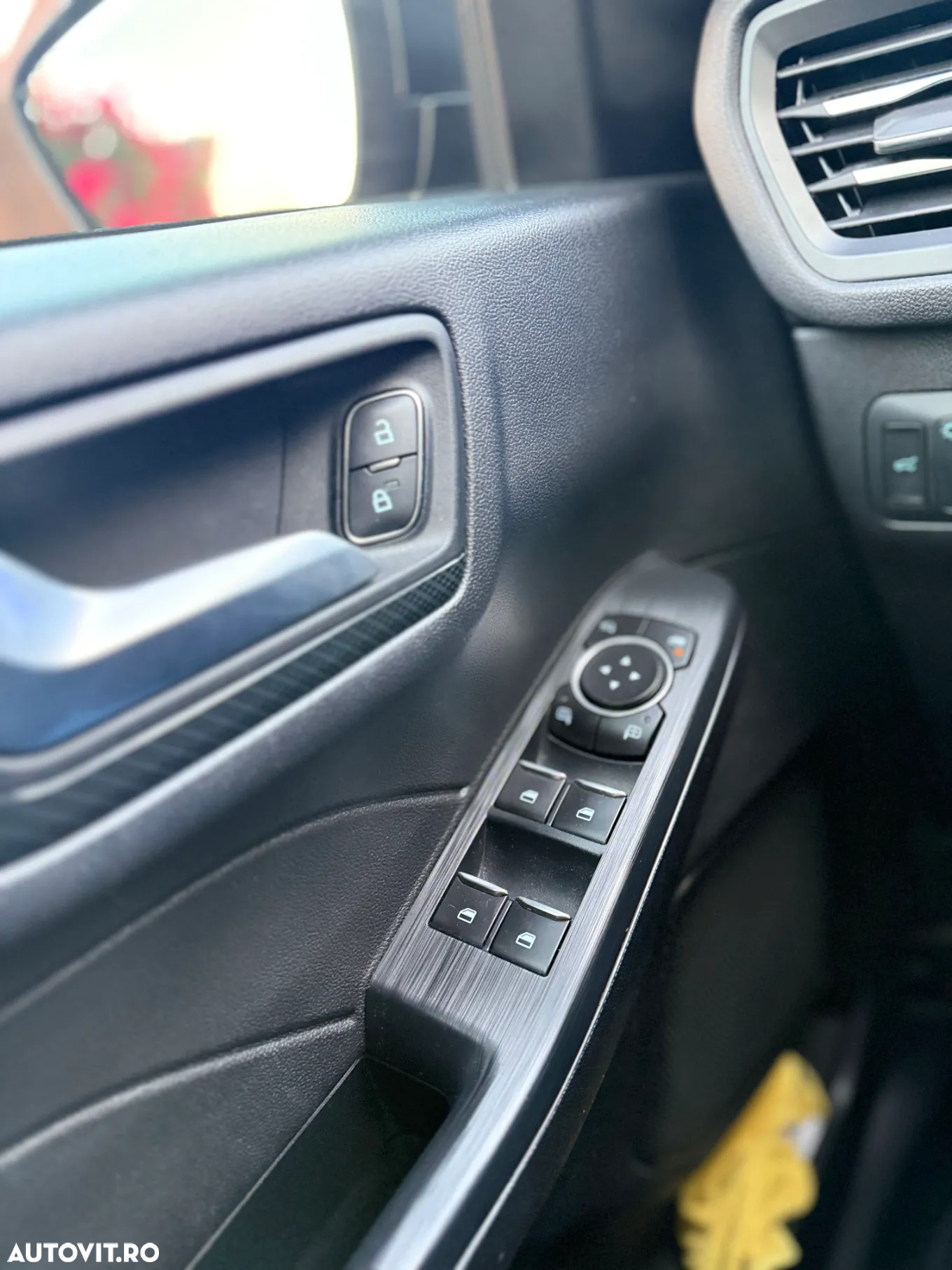 Ford Kuga 2.0 EcoBlue A8 AWD ST Line X - 32