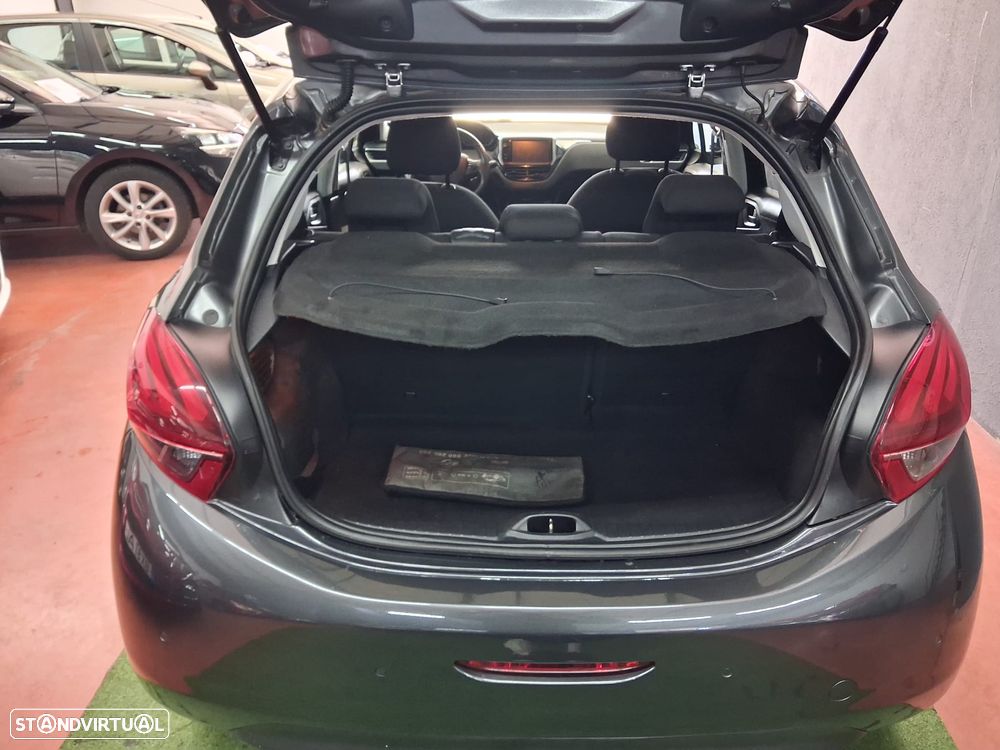 Peugeot 208 1.2 PureTech Style - 6