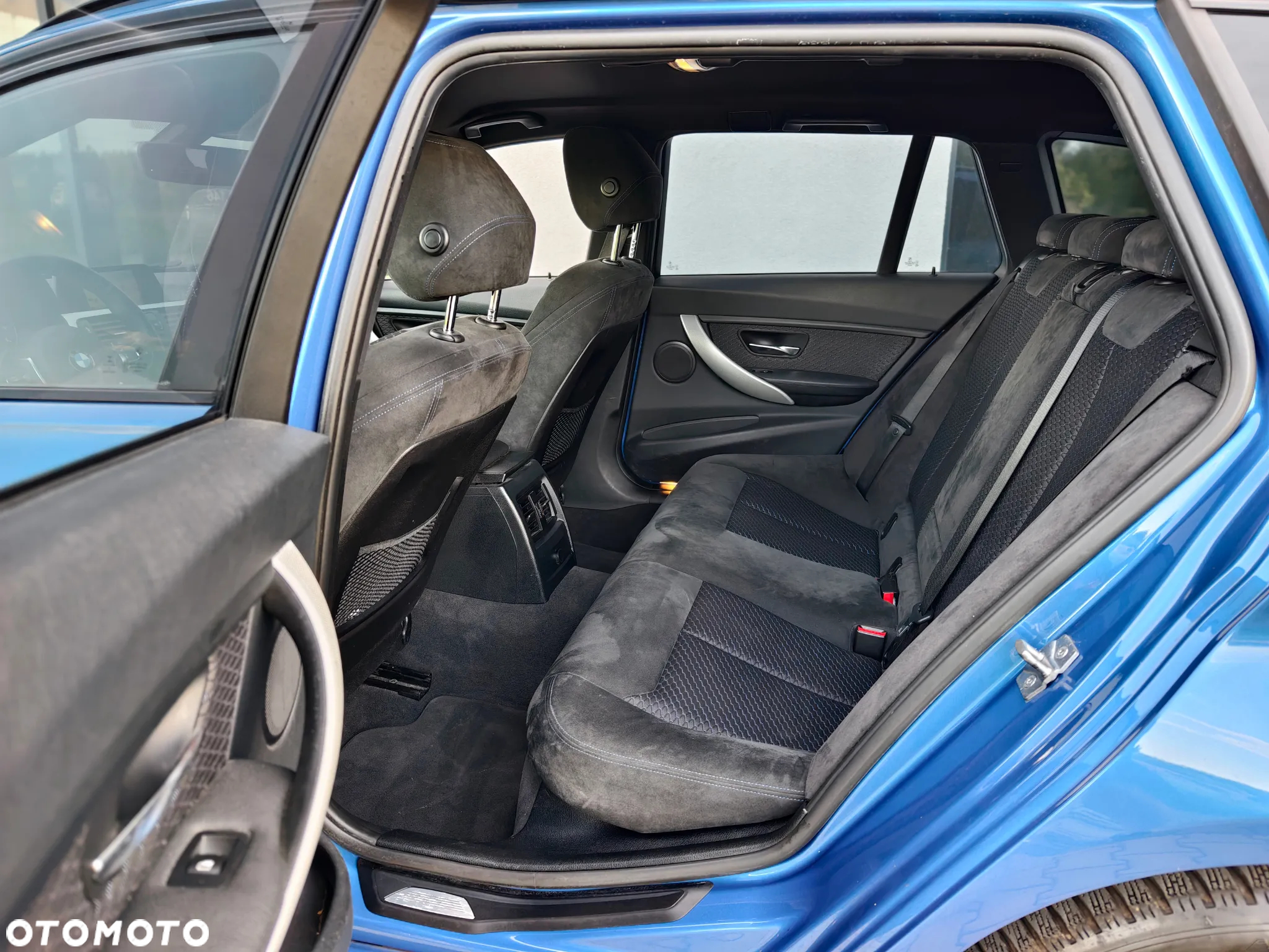 BMW Seria 3 318d Touring Blue Performance - 9