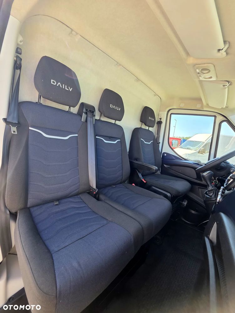 Iveco IVECO 35S18 3.0 HPI 180 KONNY ŚREDNI AUTOMAT KLIMA ALUFELGI LED NAVIGACJA - 23