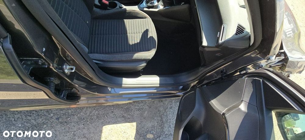Peugeot 208 - 28