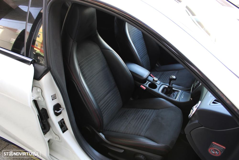 Mercedes-Benz CLA 200 (CDI) d AMG Line - 31