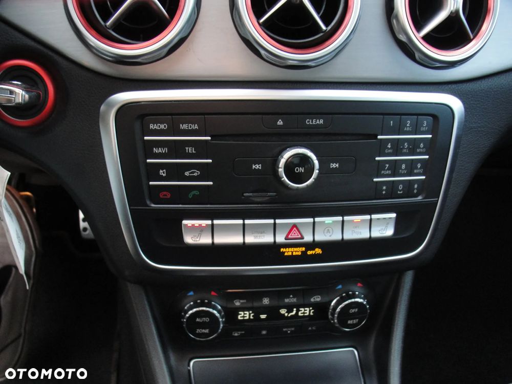 Mercedes-Benz GLA 200 7G-DCT AMG Line - 18