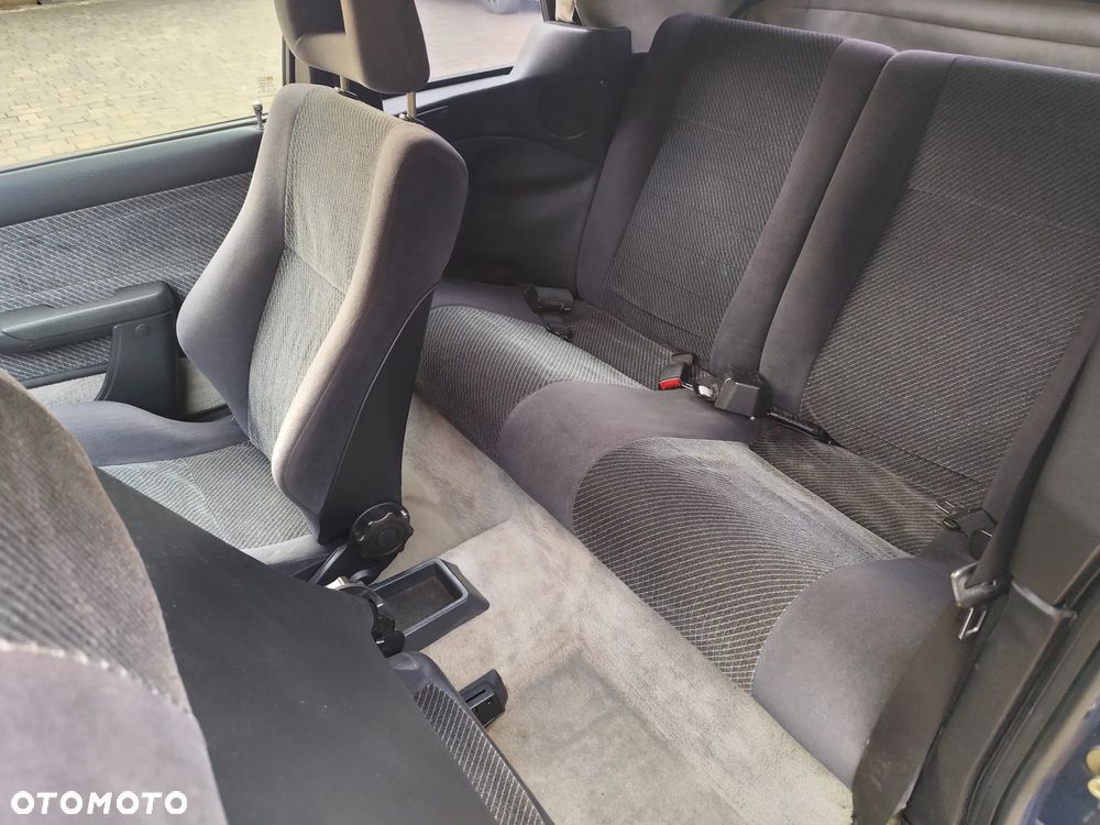 Opel Kadett 1.6 - 10