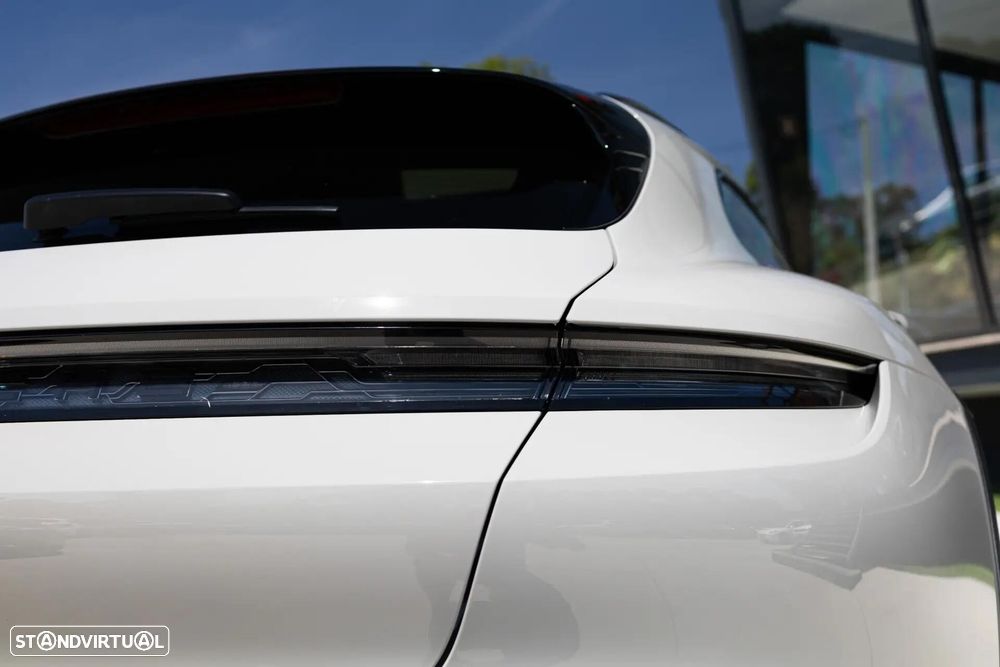 Porsche Taycan Cross Turismo 4 - 37
