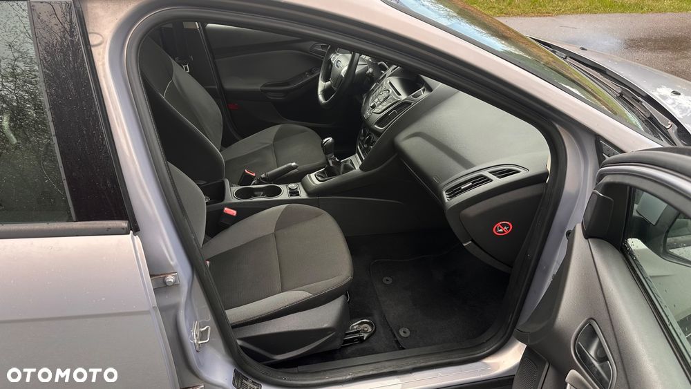 Ford Focus 1.6 Ambiente - 13