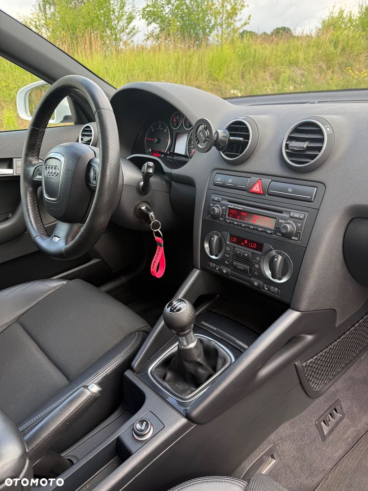 Audi A3 Sportback 2.0 TDI DPF Quattro Ambiente - 3