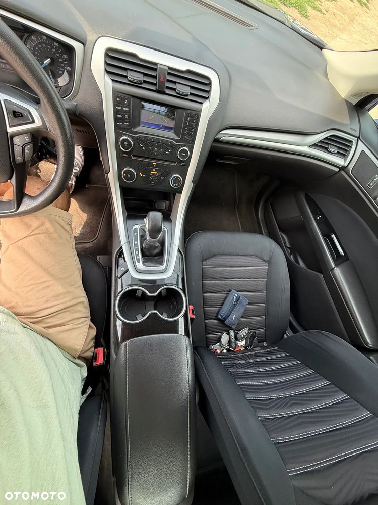Ford Fusion - 15