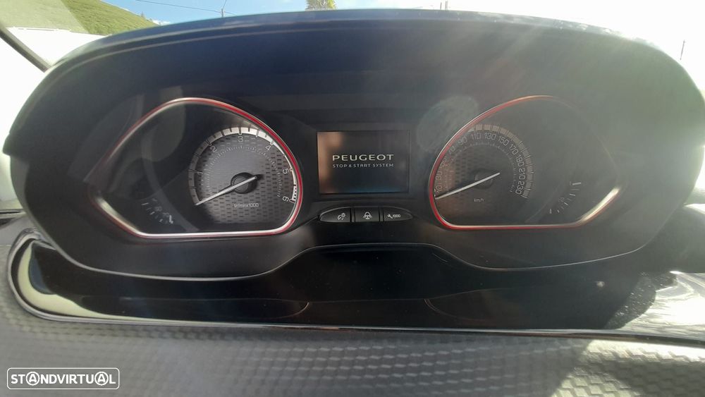 Peugeot 2008 1.6 BlueHDi GT Line - 15