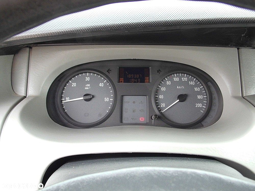 Opel Vivaro - 12