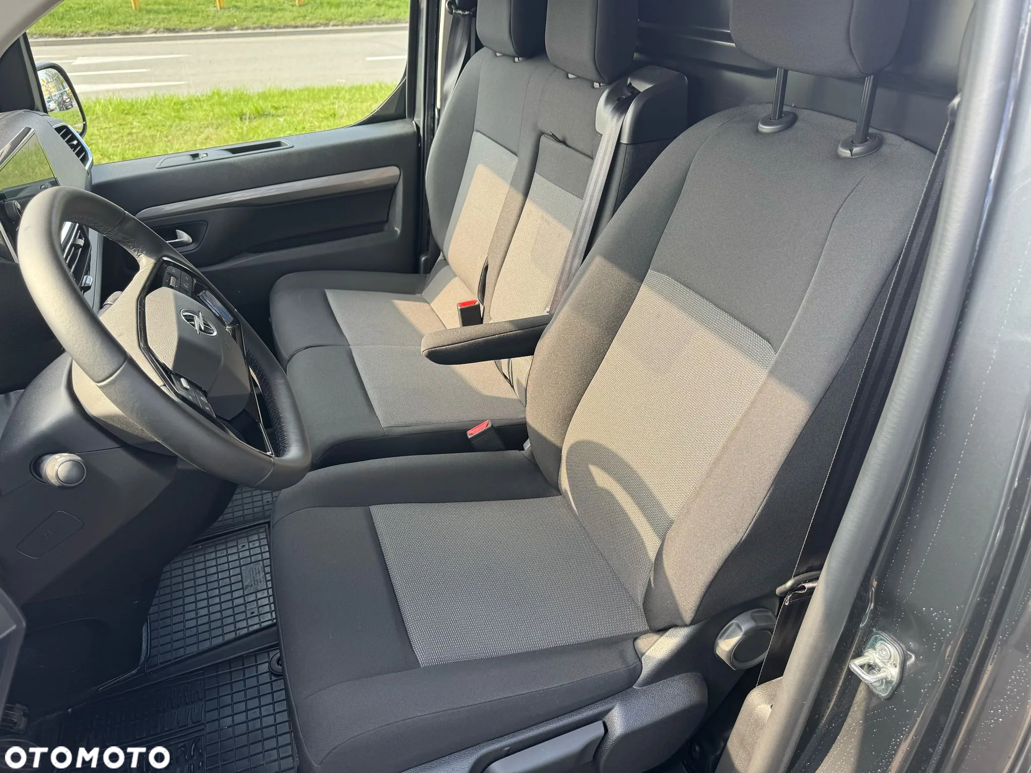 Opel Vivaro Furgon Extra Long - 15