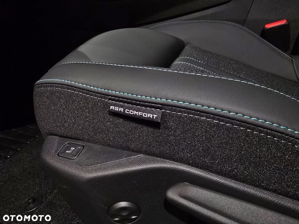 Peugeot 408 1.2 PureTech Allure S&S EAT8 - 17