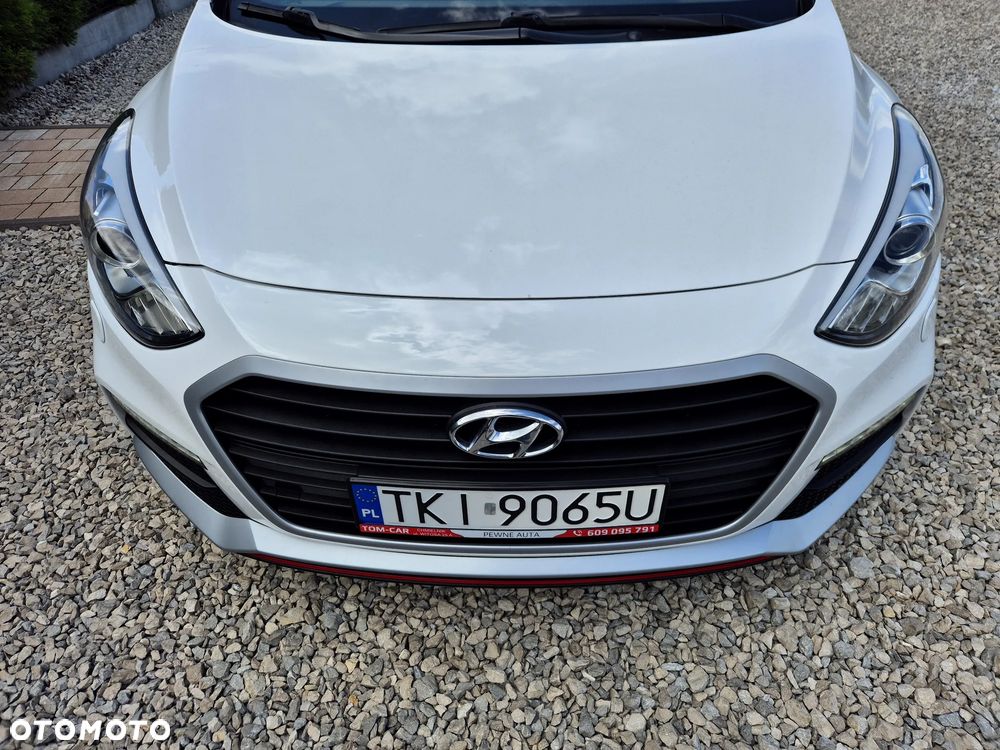 Hyundai i30 1.6 T GDI Turbo - 10