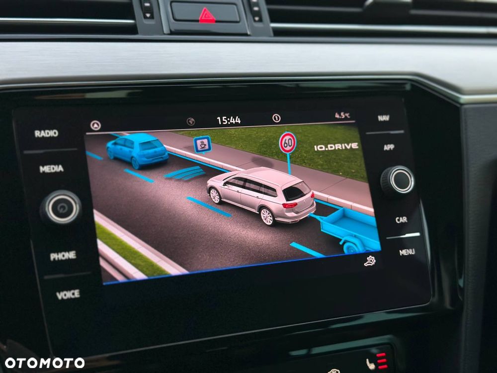 Volkswagen Passat 2.0 TDI SCR DSG Highline - 22