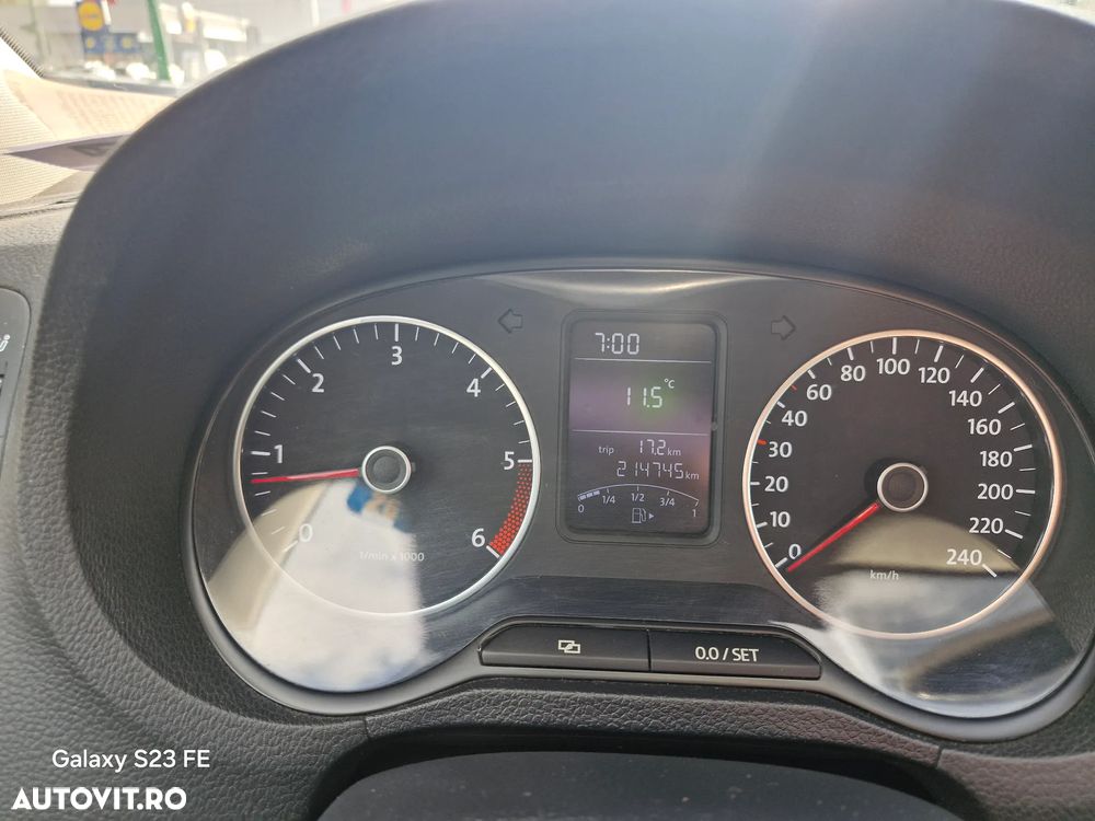 Volkswagen Polo 1.6 TDI Blue Motion Technology Comfortline - 11