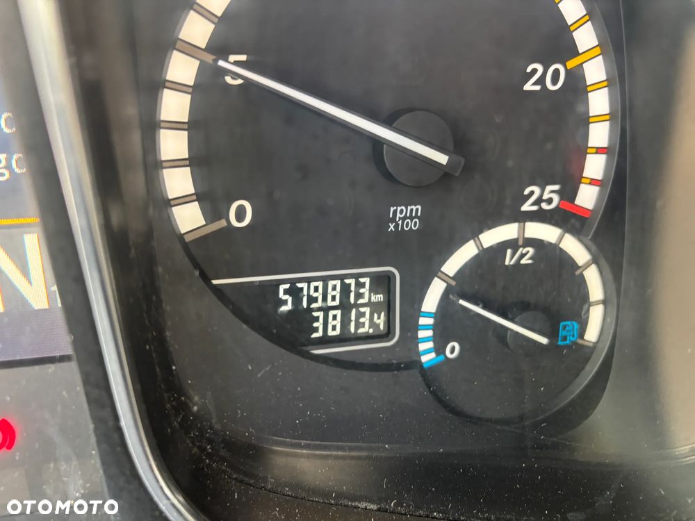 Mercedes-Benz ATEGO 1227 kontener z windą ,  kabina sypialna , webasto, klimatyzacja, niski przebieg , bezwypadkowy. (nie 1224, 1230) - 28