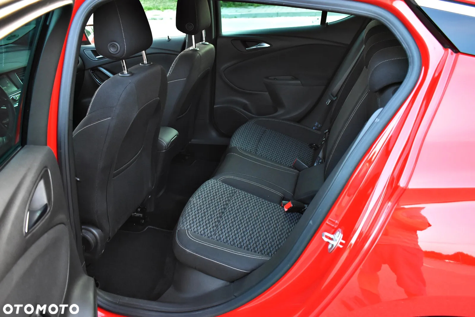 Opel Astra V 1.4 T Enjoy S&S - 24