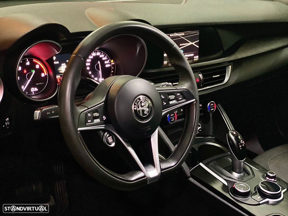 Alfa Romeo Stelvio 2.2 16V AT8-Q4 Executive - 15