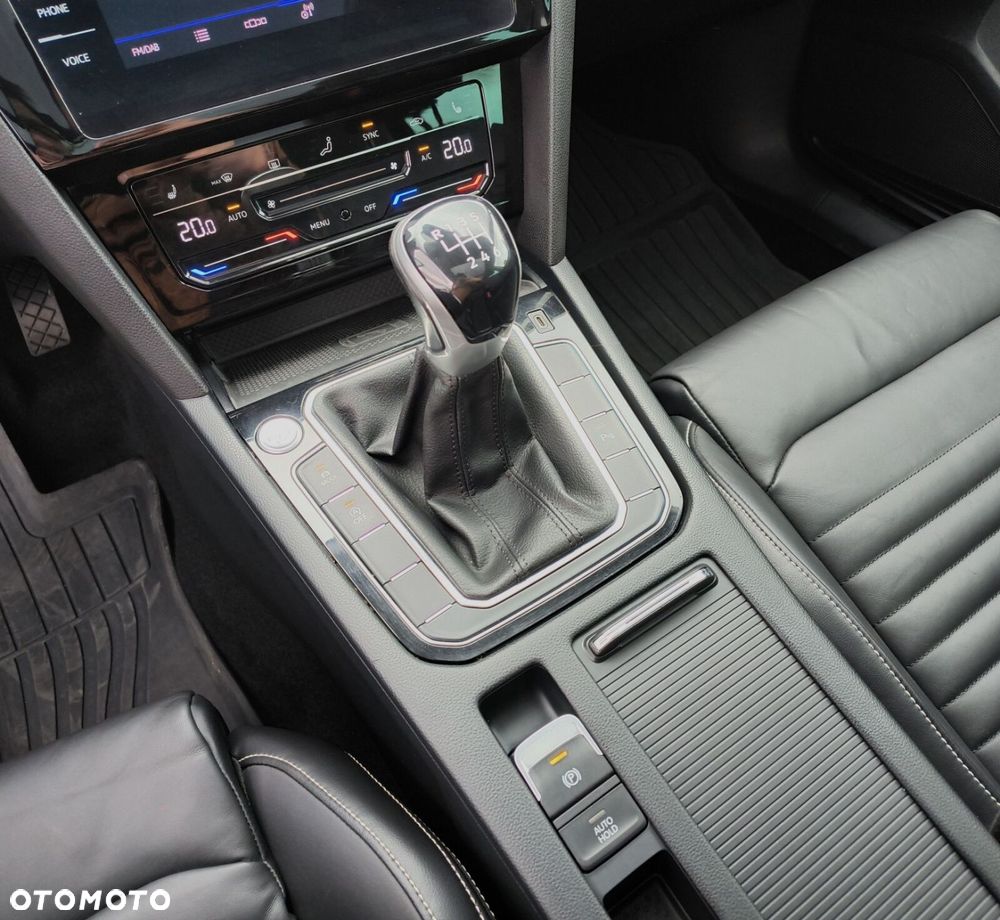 Volkswagen Passat - 23