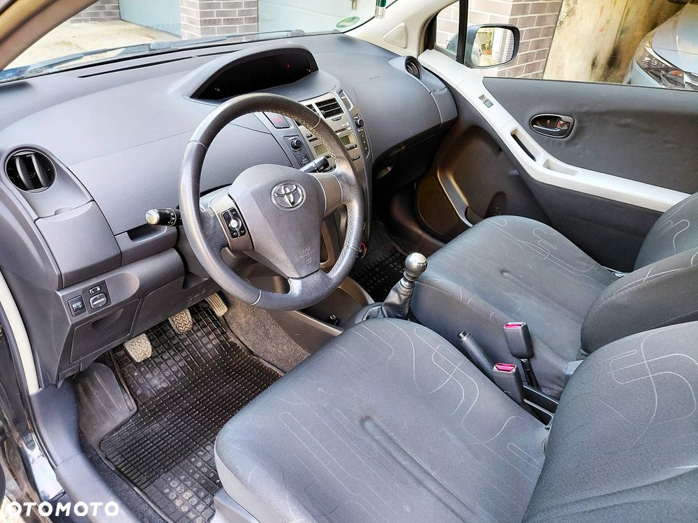 Toyota Yaris 1.33 Luna - 8