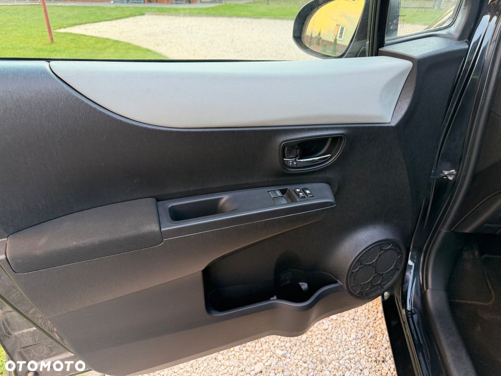 Toyota Yaris Hybrid 100 Life - 12