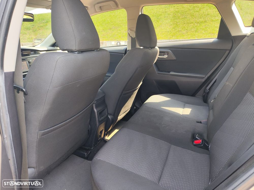 Toyota Auris 1.33 VVT-i Comfort+J16 - 11