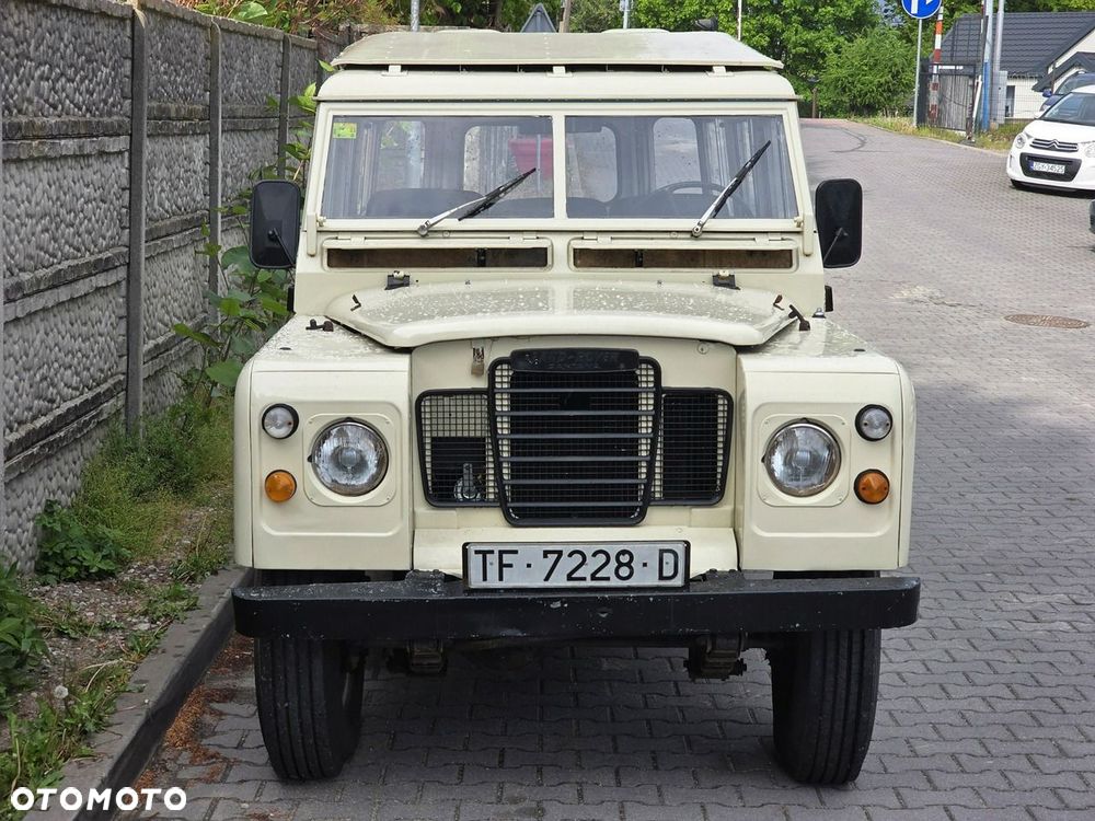 Land Rover Defender - 2