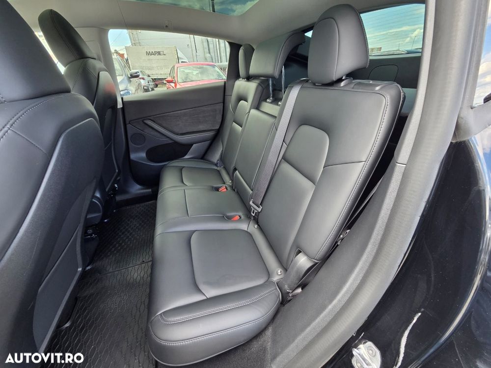 Tesla Model Y RWD - 13