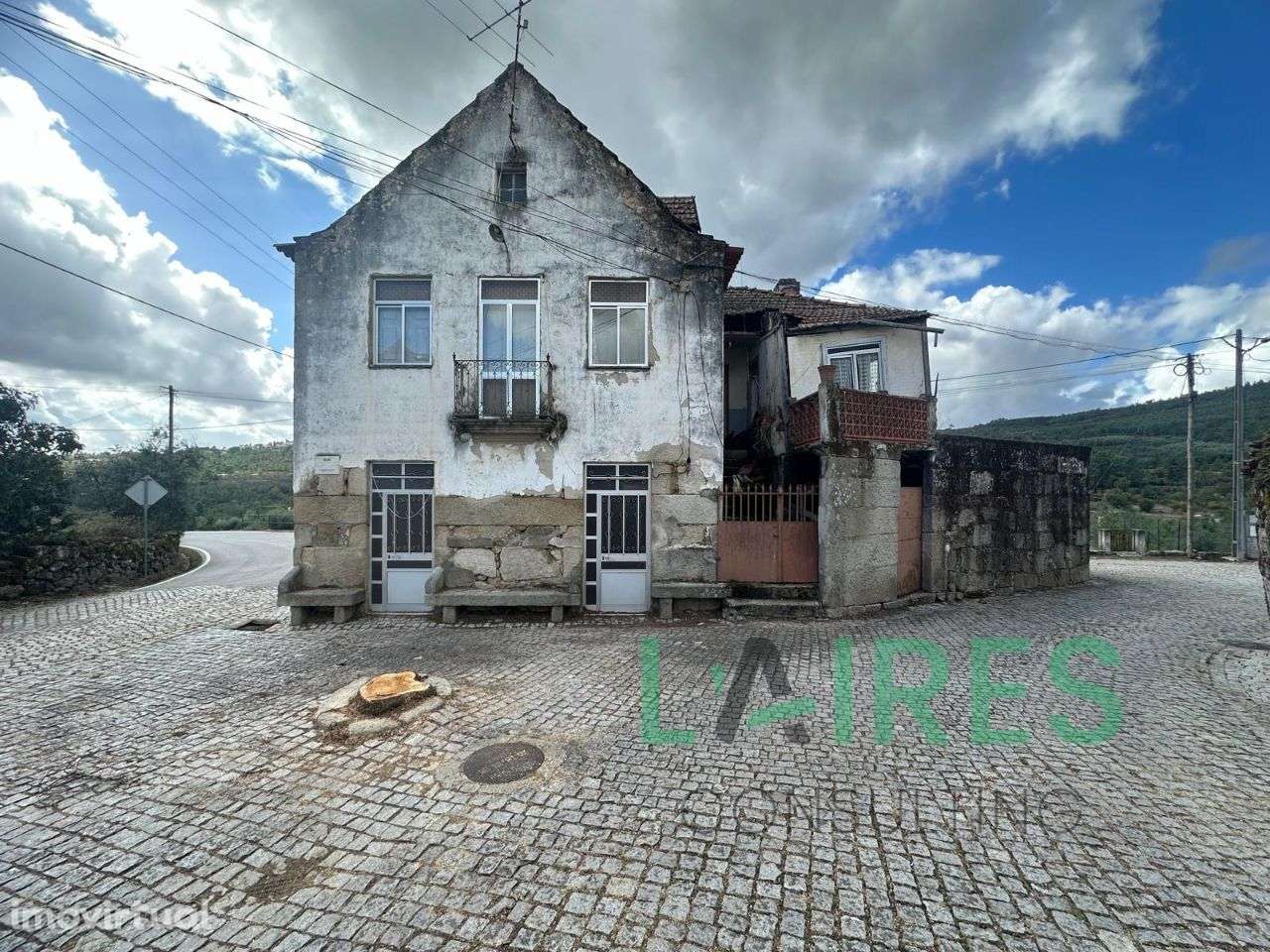 Moradia em pedra para restauro - Vila Cova de Tavares - Grande imagem: 2/6