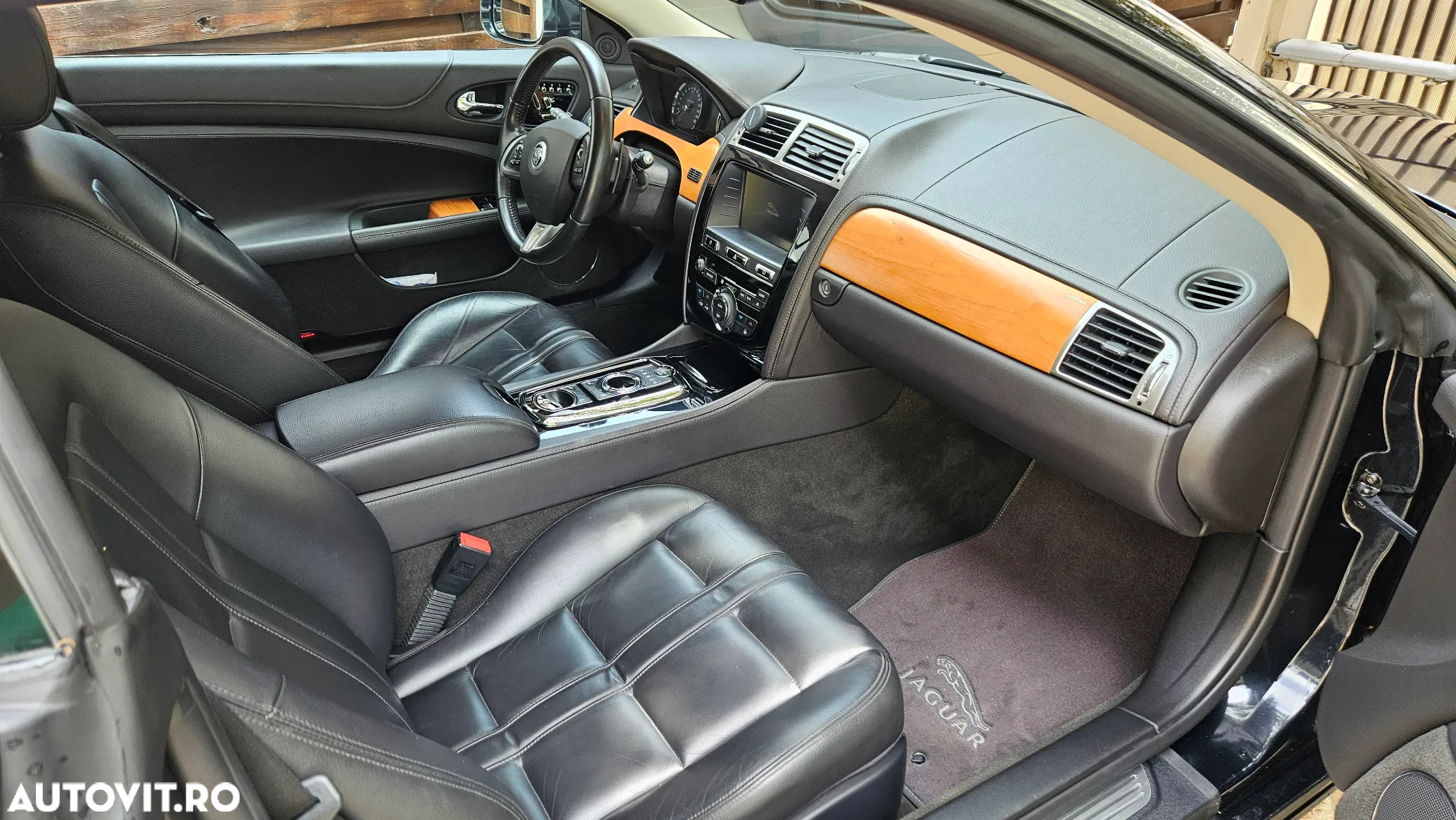Jaguar XK 5.0 Coupe - 6
