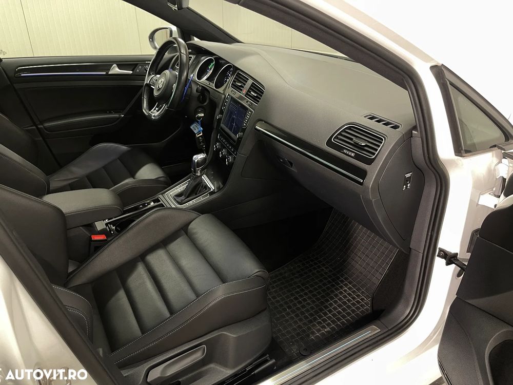 Volkswagen Golf - 11