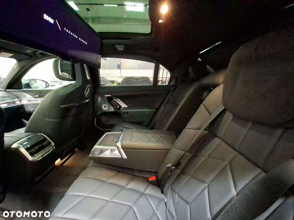 BMW Seria 7 - 18