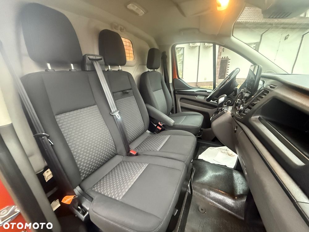 Ford TRANSIT CUSTOM - 27