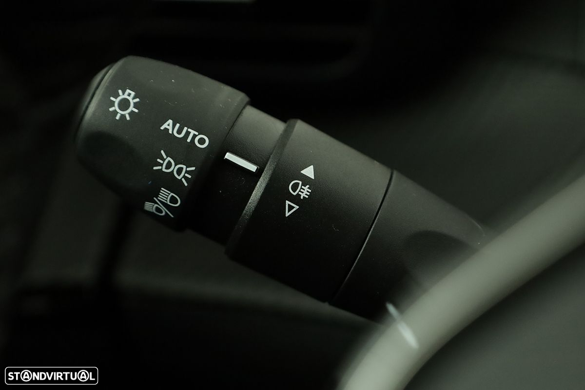 Peugeot 2008 1.2 PureTech Allure - 17