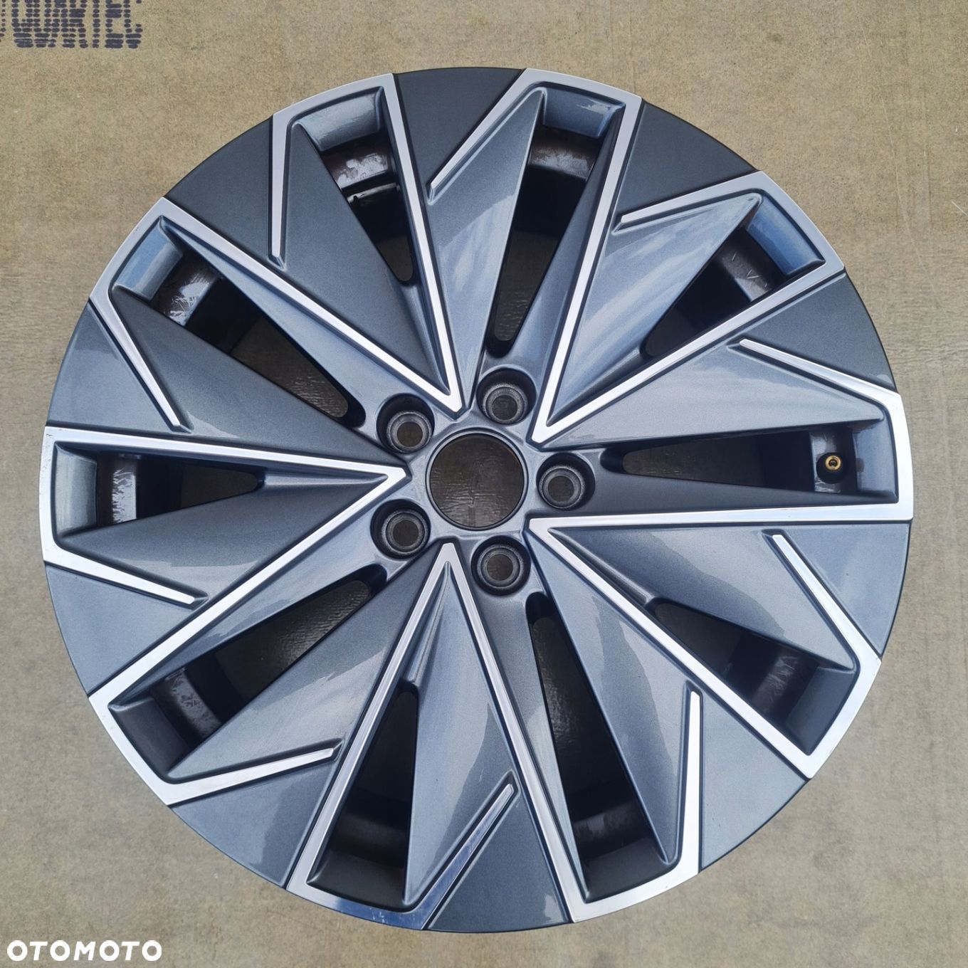FELGA SKODA KAMIQ 17 658601025AA - 1