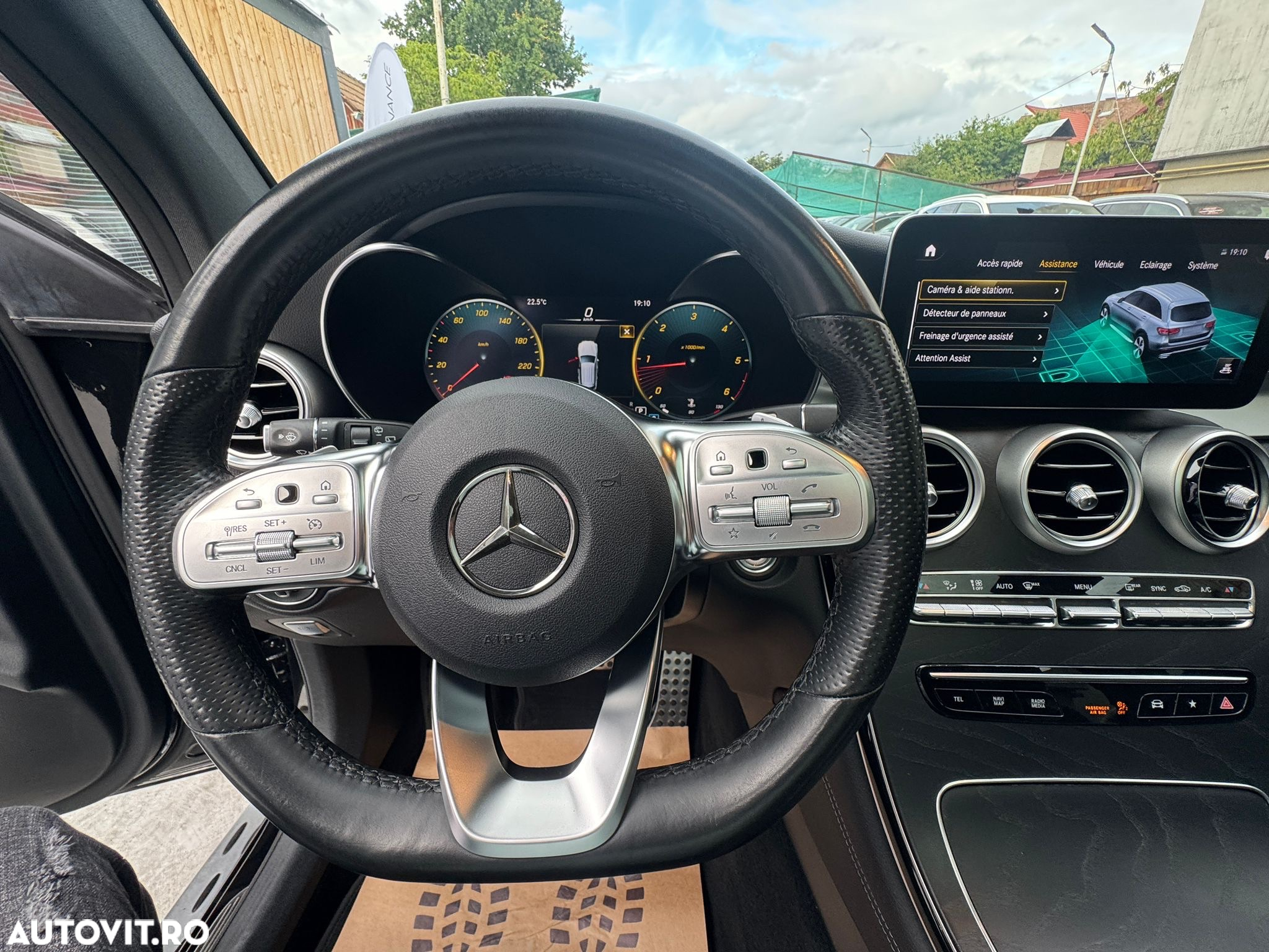 Mercedes-Benz GLC - 9