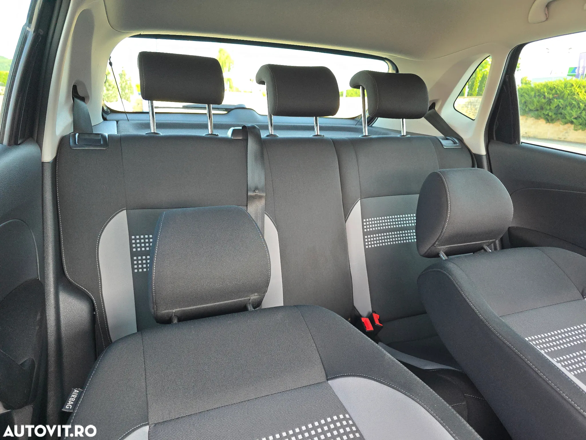 Volkswagen Polo - 11