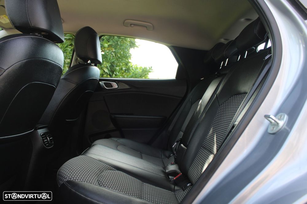 Kia XCeed 1.6 GDi PHEV Drive - 9