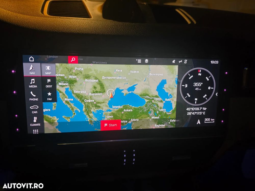 Porsche Cayenne - 34