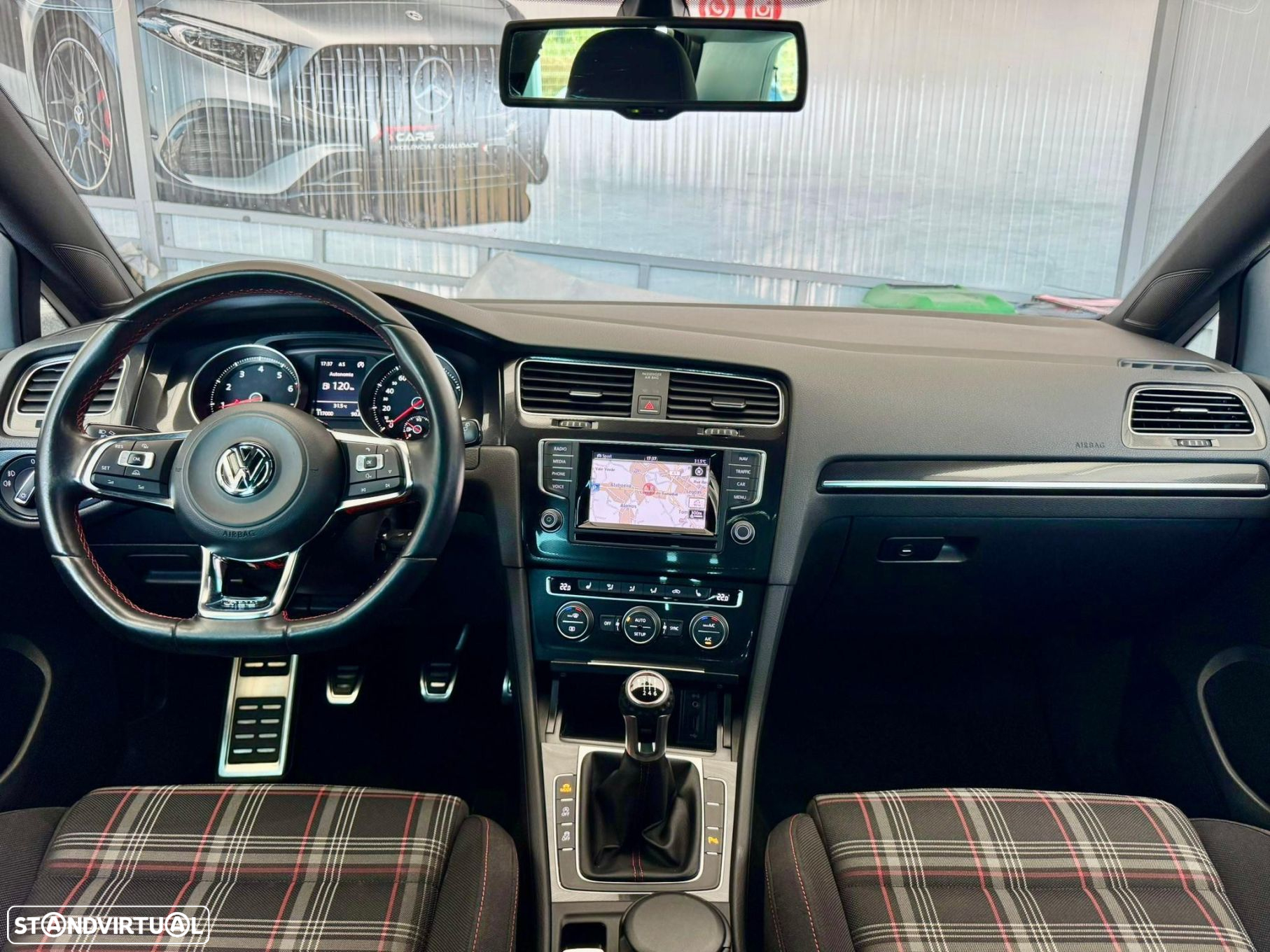 VW Golf 2.0 TSi GTi Performance - 11