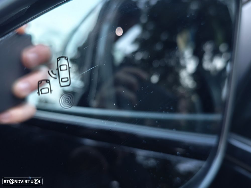 Peugeot e-208 GT - 20