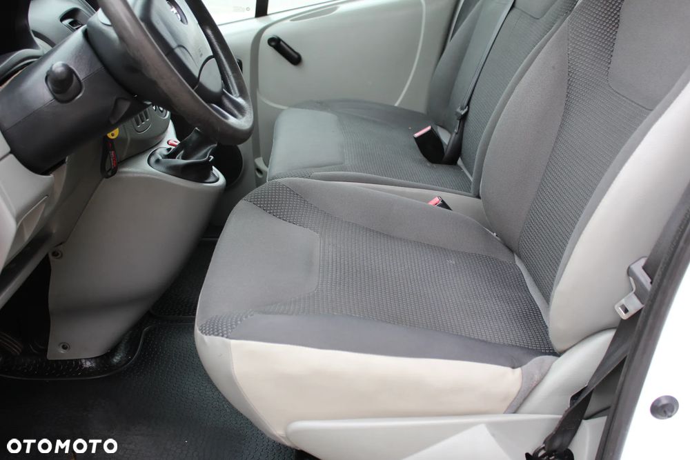 Opel Vivaro - 18