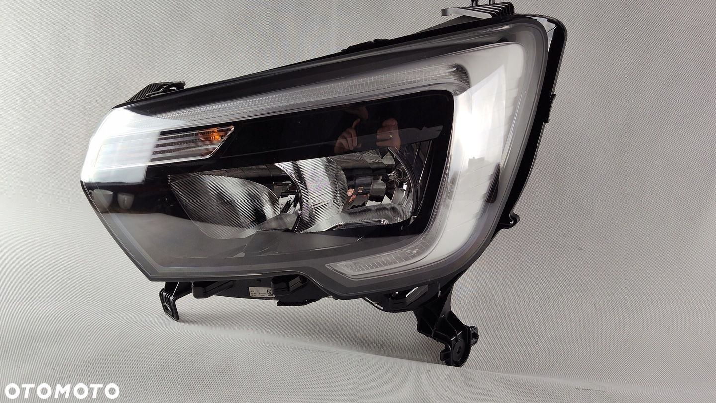 RENAULT MASTER IV 4 REFLEKTOR LED LEWY LAMPA LEWA - 3
